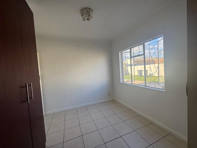 To Let 3 Bedroom Property for Rent in Bothasig Western Cape